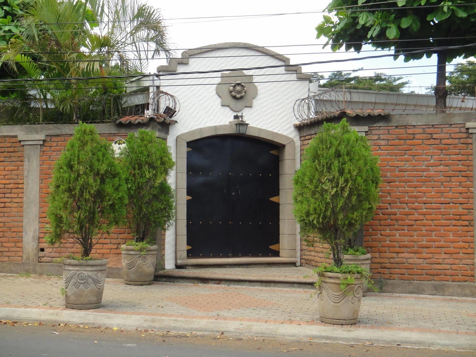Hotel El Almendro Managua Eksteriør bilde