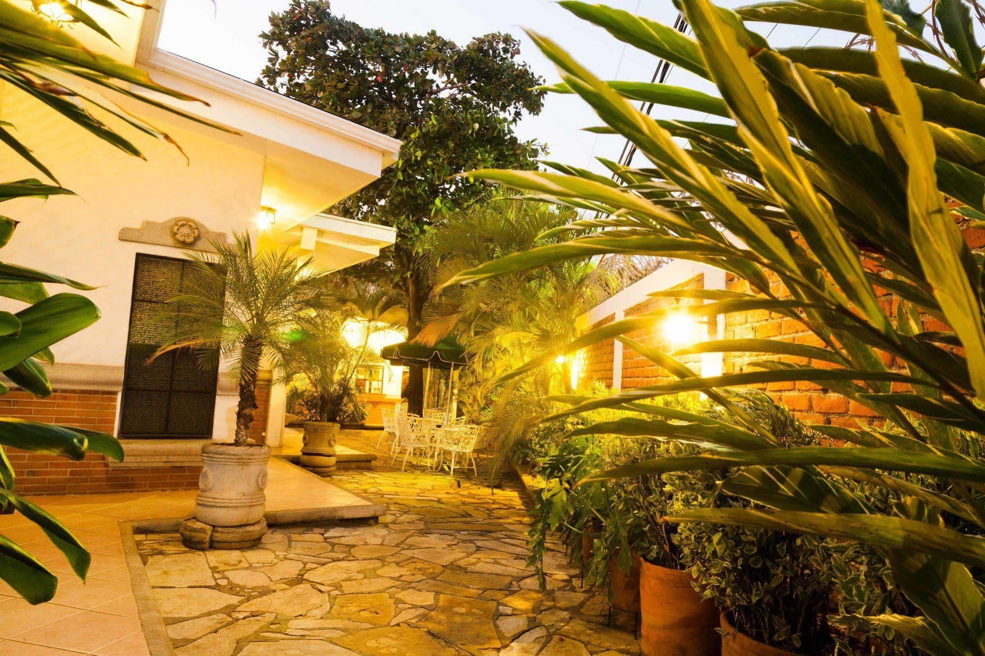 Hotel El Almendro Managua Eksteriør bilde