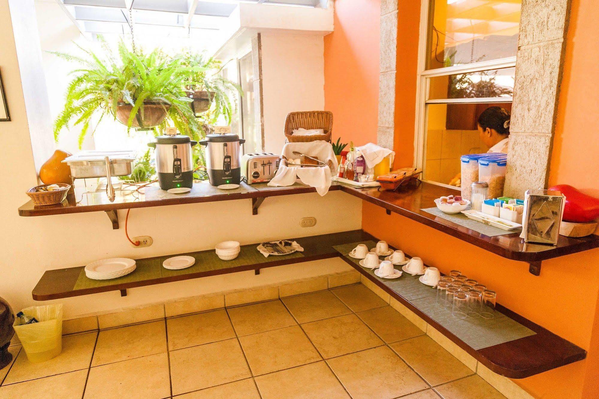 Hotel El Almendro Managua Eksteriør bilde